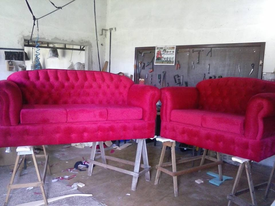 Sofá vermelho reformado
